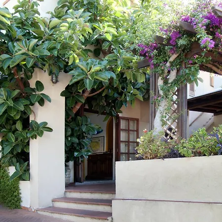 Corallo Hotel 3*